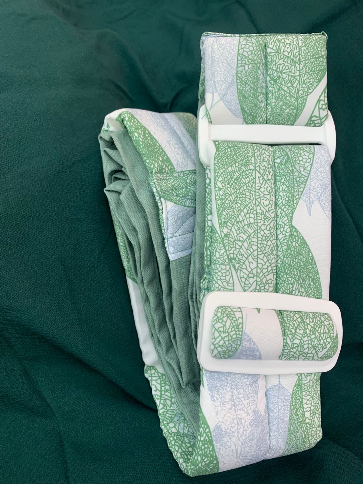 Mocababy Horizontal baby carrier pure green large leaves